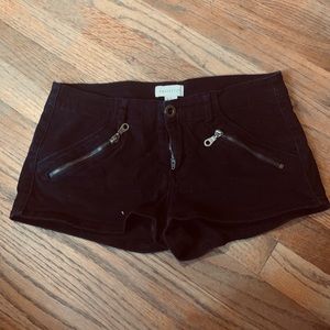 Booty shorts with zipper pockets